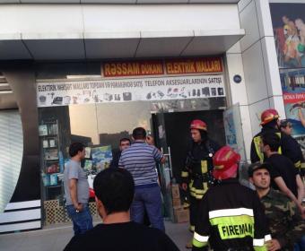 Bakının mərkəzindəki ticarət mərkəzində HƏYƏCAN