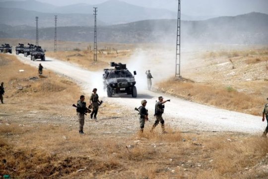 Türkiyədə PKK heykəli aşırıldı - FOTOLAR
