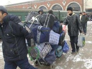 Azərbaycanlılar kütləvi şəkildə Rusiyadan çıxarılır