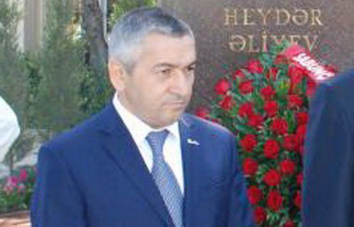 Sayt rəhbəri icra başçısını məhkəmədə uddu