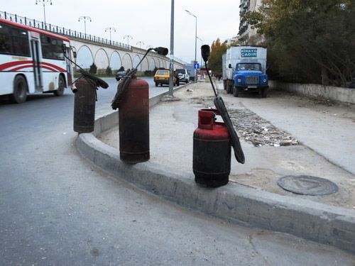 Qul bazarına toplaşanlar işsizlikdən və polisdən şikayətlənir - FOTOLAR