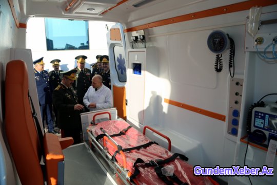 Müdafiə naziri və nazirliyin rəhbər heyəti Silahlı Qüvvələrin Baş Klinik Hospitalında olublar