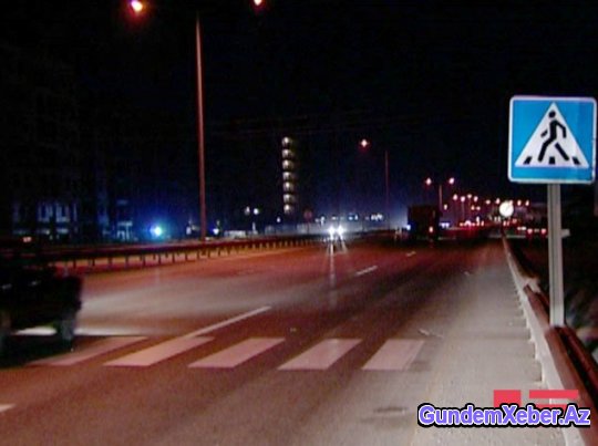 Bakı-Sumqayıt yolunda piyada vuruldu (FOTO)