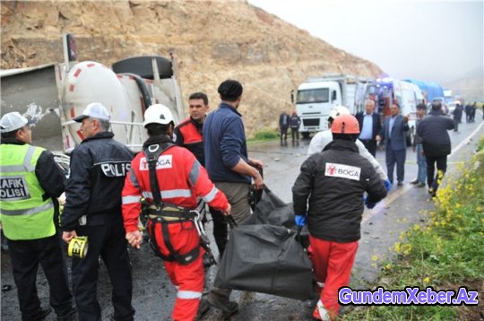  Türkiyədə ağır qəza: 13 ölü, 9 yaralı (FOTOLAR)