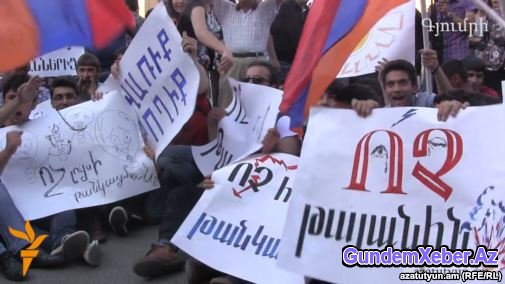 Ermənistanda mitinq belə dağıdıldı - VIDEO