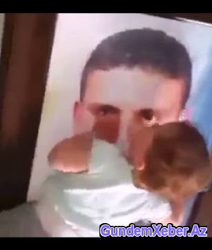 İnsanın damarda qanı donur - Dili açılmamış uşaq şəhid olmuş atasına ağı deyir - VİDEO