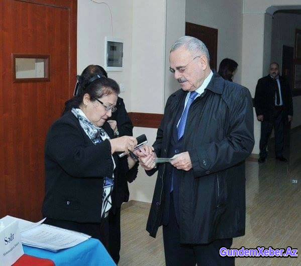 Baş nazir Artur Rəsizadə də Seçki Məcəlləsini pozdu - FOTOFAKT
