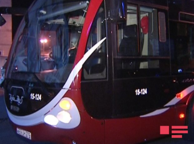 “BakuBus”un daha bir avtobusu qəzaya uğradı