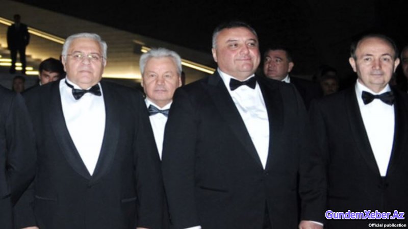 ELDAR MAHMUDOVUN “KÖLGƏ KABİNETİ”NİN ÜZVLƏRİ TƏŞVİŞDƏ – Oqtay Əsədov bağışlandımı?