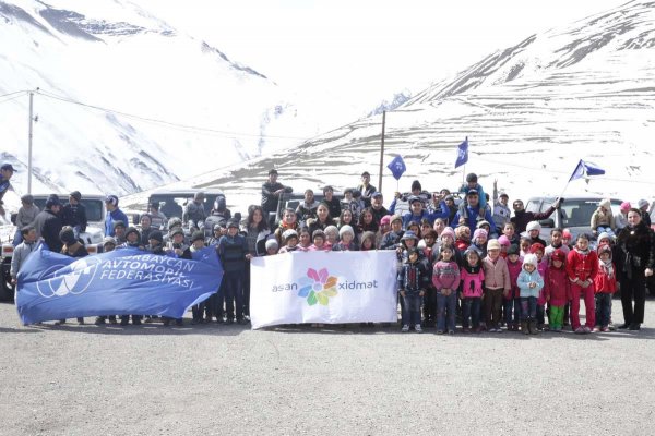 Azərbaycan Avtomobil Federasiyası "Offroad" yürüşü ilə "ASAN məktub" hədiyyələrini Xınalığa çatdırıb