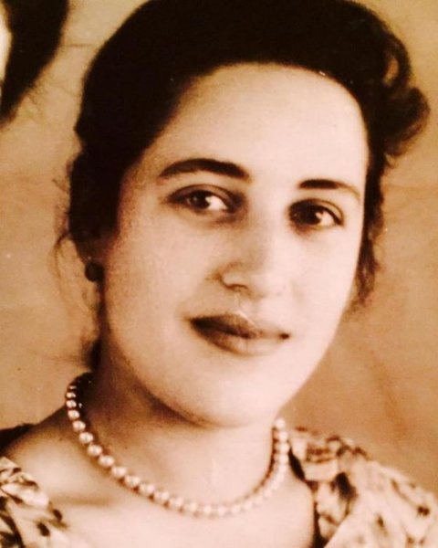 Lalə Məmmədova: "İlk sevgim..." - FOTO