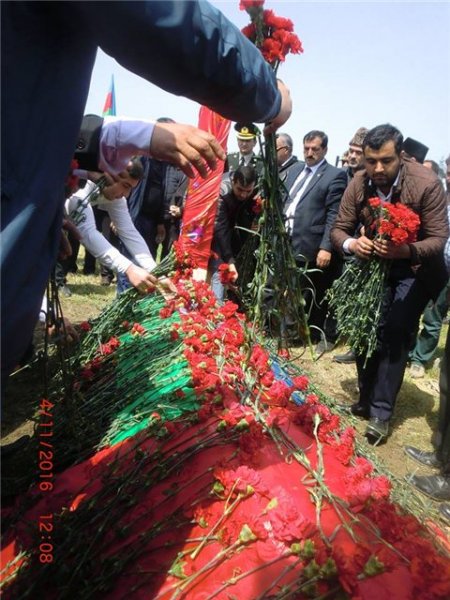 Kürdəmir daha bir şəhidini torpağa tapşırdı - FOTOLAR 