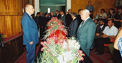 Elçibəyin Kələkidən qayıdan gün keçirdiyi ilk mətbuat konfransı:“Mən və Heydər Əliyev vətəndaş müharibəsinin qarşısını aldıq” – STENOQRAM