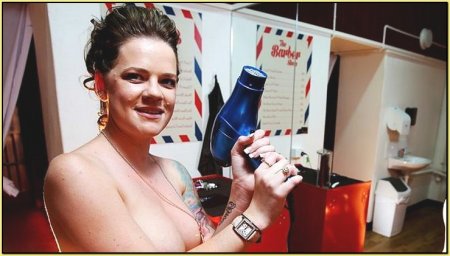Çılpaq qızların saç kəsdiyi kişi salonu aşkarlandı FOTOLAR + VİDEO 18+