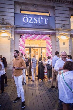 ÖzSüt restoranlar şəbəkəsinin daha bir şöbəsi fəaliyyətə başladı - Fotolar