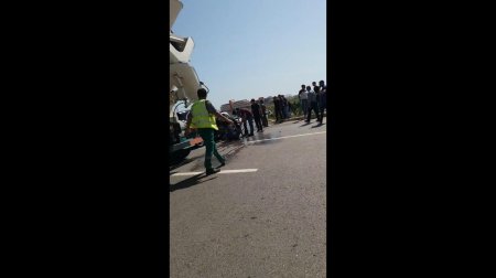 Bakıda dəhşətli qəza: polis maşını ilə "Porsche" toqquşdu: 1 polis öldü, digərləri yaralandı - VİDEO - FOTO