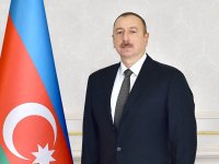 Prezident İlham Əliyev qalib gələn karateçilərə medalları təqdim edib