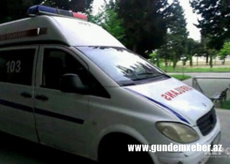Mingəçevirdə sürücü avtomobili manelərə çırpıb və ciddi xəsarət alıb