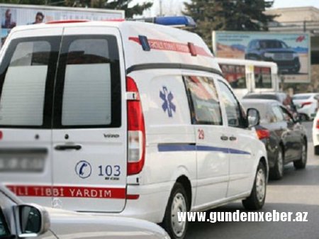 Bakıda təcili yardım sürücüsü özünü binadan atdı, ağaca ilişib sağ qaldı