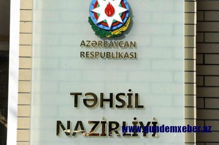 Bakıda nazirliyin qarşısında insident — özünü yandırmaq istədi