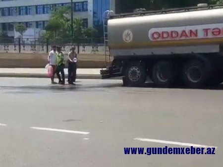 Bakıda həyəcanlı anlar: Yanacaq daşıyan maşının çəni deşildi – VİDEO
