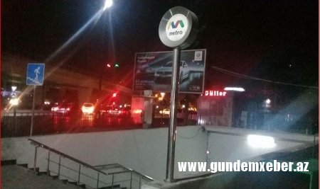 20 Yanvar metrostansiyasının girişində gənc oğlan bıçaqlanıb