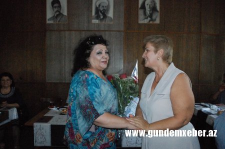  İranlı Mühacirlər Cəmiyyətində sənətkarın yaradıcılıq gecəsi