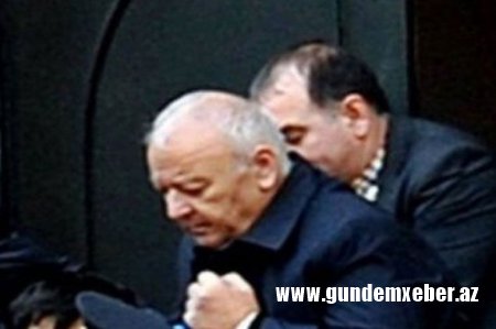 Vəkili Akif Çovdarova bəraət istədi