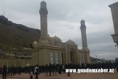 Aşura günü Bibi-Heybət məscidində izdiham yaşandı - VİDEO - FOTOLAR