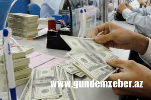 Dolların qiyməti dəyişmədi - RƏSMİ MƏZƏNNƏ