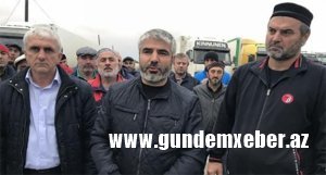 Dağıstan-Azərbaycan sərhədində etiraz aksiyası: gömrük əməkdaşı azərbaycanlı TIR şoferini söyür