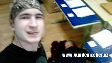 Şagird müəllimi bıçaqladı, cəsədi ilə selfi çəkdi
