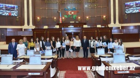 Gənc Qızların Yay Liderlik Məktəbinin məzunları Bakıda səfərdə olub