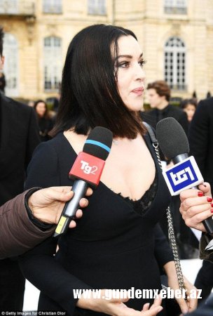 53 yaşlı Monika yenə heyran etdi - fotolar