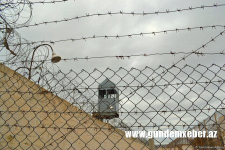 Məhbusların qaçmasına görə həbs olunan qarovul rəisinin belində şiş əmələ gəlib