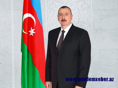 Futbol üzrə dünya çempionatının Kubokunun əsli Prezident İlham Əliyevə təqdim edilib