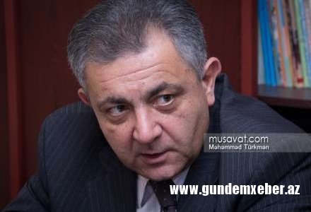 Ərəstun Oruclu: “Ağ Ev qara yola düşür”