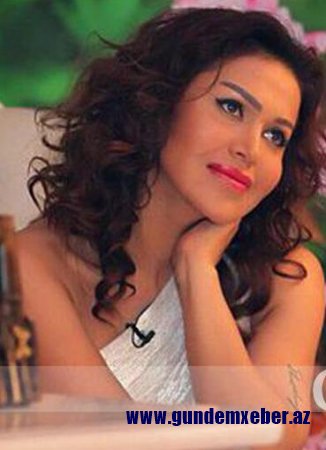 Rəqsanə sinəsini açıb, alt paltarsız fotosunu paylaşdı - İNSTAGRAM QARIŞDI - FOTO