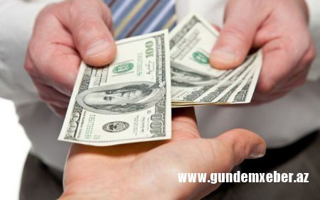 Paytaxtda dolların satışı dayandırıldı? – Bankların cavabı