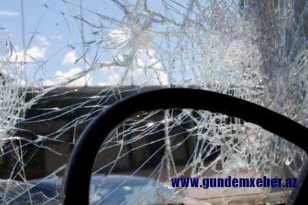 Göygöldə iki minik avtomobili toqquşub, 4 nəfər xəsarət alıb