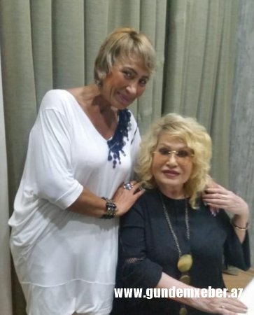 Əməkdar artistin alt paltarı göründü - Foto