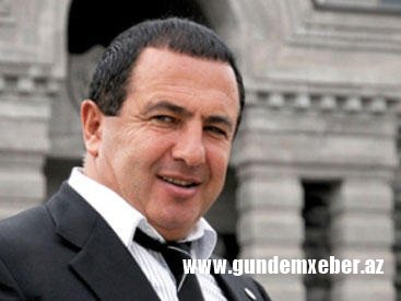 Jurnalistlər mənə mane olur, ölkəni dağıdır - Çarukyan