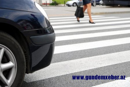 QUBADA AVTOMOBİL PİYADANI VURUB