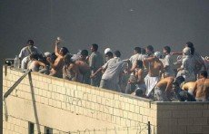 Həbsxanada silahlı qiyam - 13 ölü