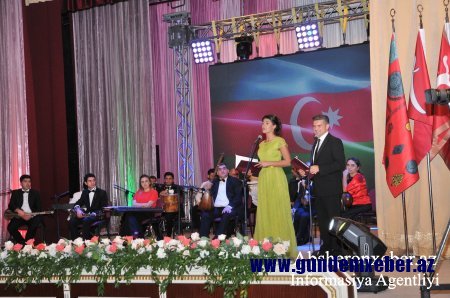 Abşeronda Dövlət Bayrağı Günü münasibətilə ümumrayon bayramı keçirildi