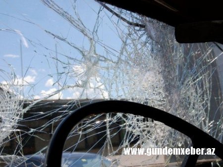 Azərbaycanda içərisində ərəb turistlərin də olduğu avtomobil qəzaya düşdü: 7 yaralı var