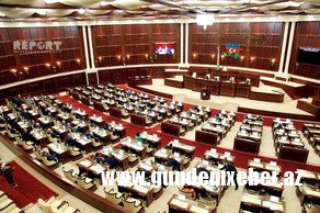 Parlament “Dövlət Gerbi haqqında” qanun layihəsini birinci oxunuşda qəbul edib
