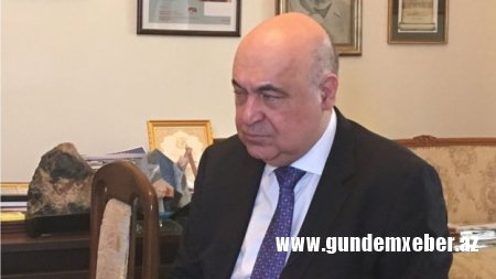 Çingiz Abdullayev: "İnanmıram ki, məmurlar bahalı maşınları nənənin puluyla alırlar"