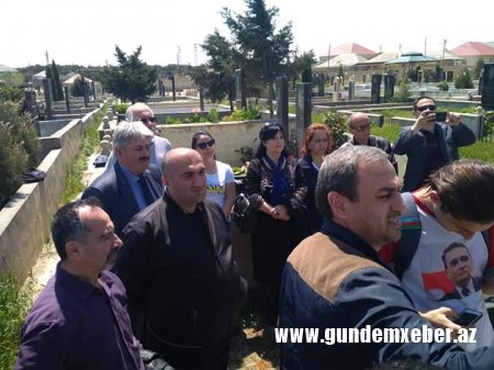 Bloger Mehman Qələndərovun xatirəsi yad edilib