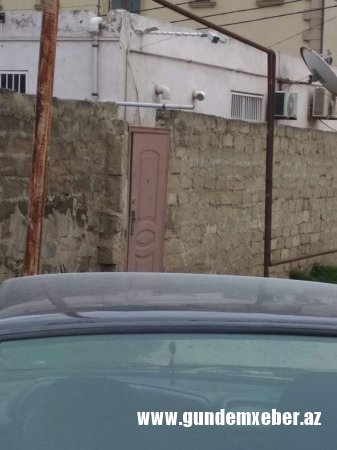 ADNSU-nun dosenti yaşadığı mənzilin ətrafında “bomba partladır” - FOTOLAR